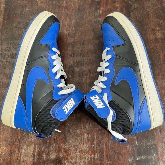 Nike Kids Black and Blue Sneakers - Picture 5 of 7